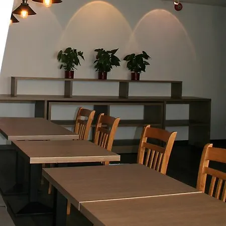 Sadama Street بارنو