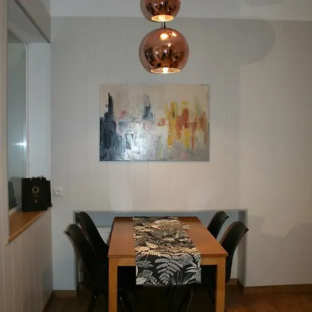 Sadama Street بيت ضيافة 4*